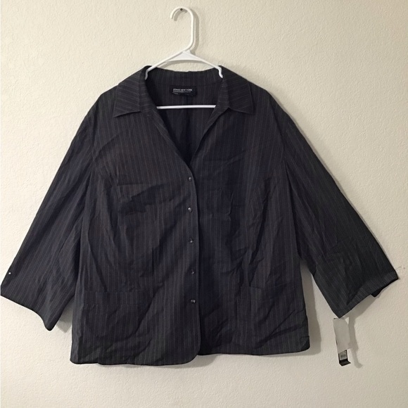 Jones New York Jackets & Blazers - Designers women’s blazer. Jones New York.